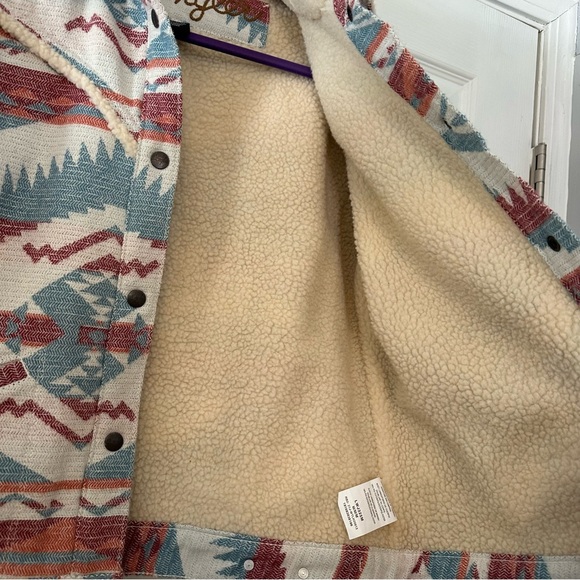 Wrangler Southwestern Sherpa Jacket - Picture 4 of 5